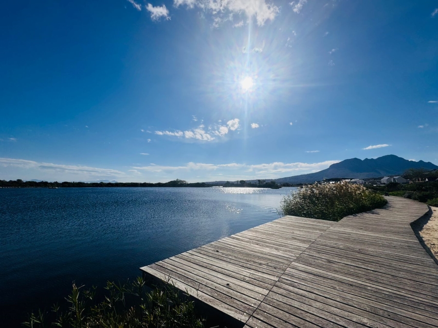 To Let 3 Bedroom Property for Rent in Somerset Lakes Western Cape